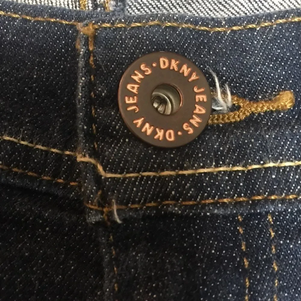 Authentic DKNY Stretch Skinny Jeans! Nice fit!